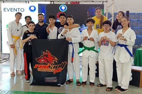 Copa MS de Taekwondo: Equipe Redwolf de Ponta Porã Conquista 12 Medalhas e Classifica 8 Atletas para a Copa do Brasil
