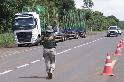 Detran e Polícia Militar Rodoviária Estadual participam de ação de segurança nas estradas
