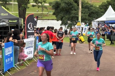 Corrida Feminina reúne 900 participantes e marca o Dia Internacional da Mulher com esporte, saúde e orientação