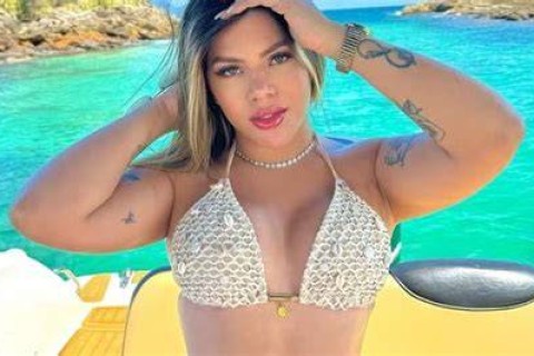 Influenciadora suspeita de mandar facção torturar dois homens permanece presa após audiência de custódia em RO