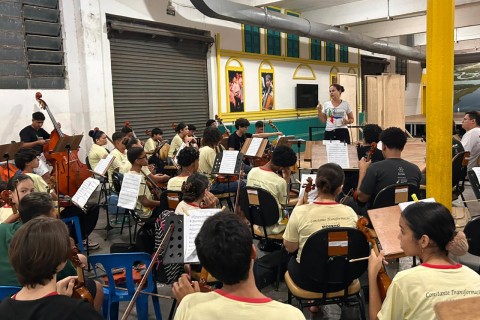 Agendão: fim de semana vem com stand-up, espetáculos, Natal na Praça e rodeio